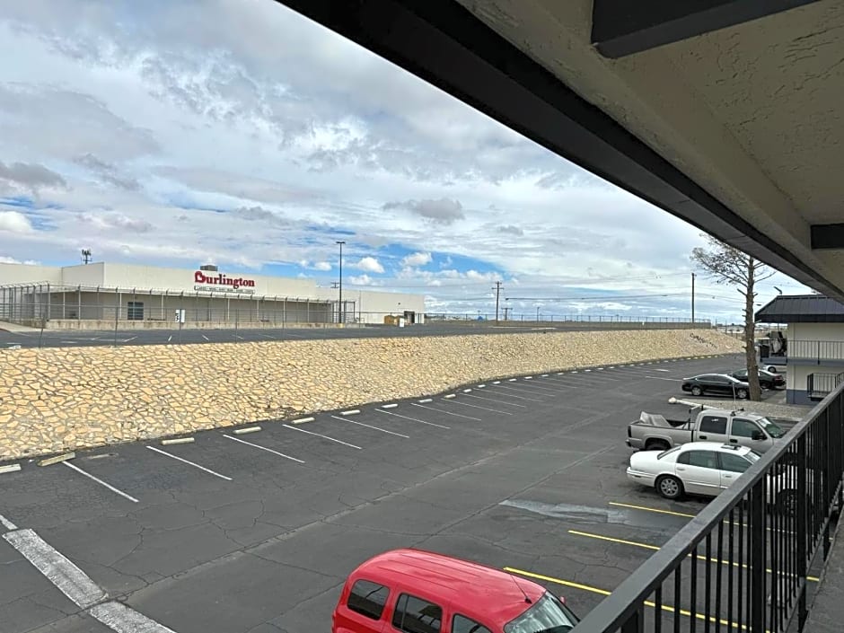 Days Inn by Wyndham El Paso Airport East