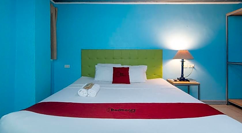 RedDoorz Plus near UV Mandaue Cebu