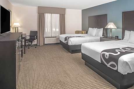 2 Queen Beds, Mobility/Hearing Impaired Accessible Room, Tub w/Grab Bars, Non Smoking