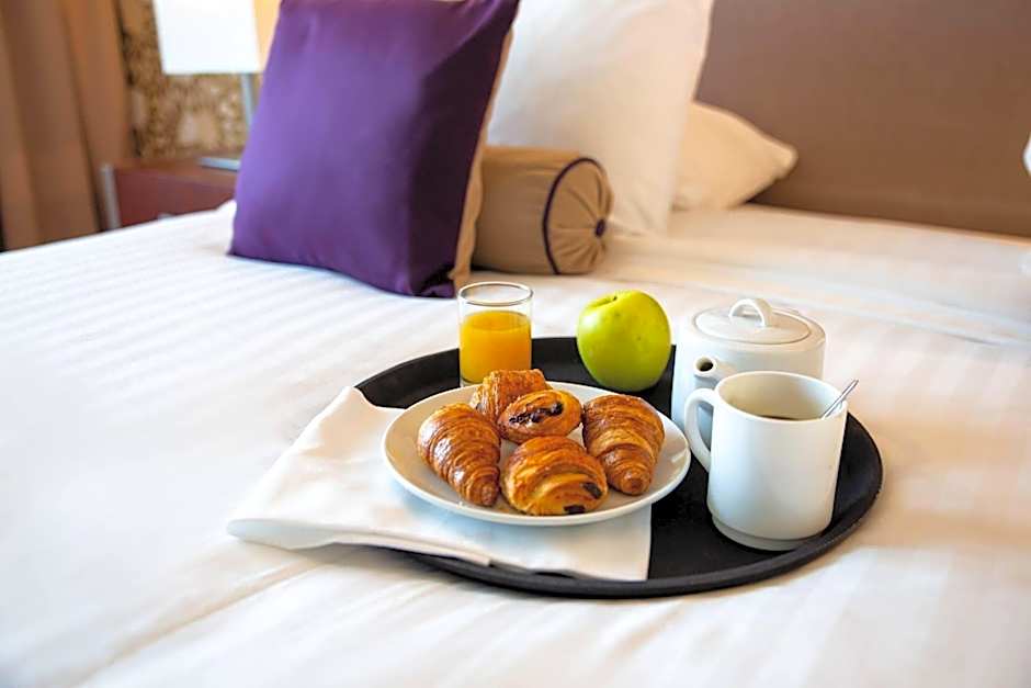 Clarion Paris CDG Airport