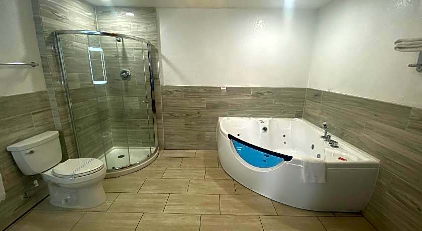 Econo Lodge Inn & Suites