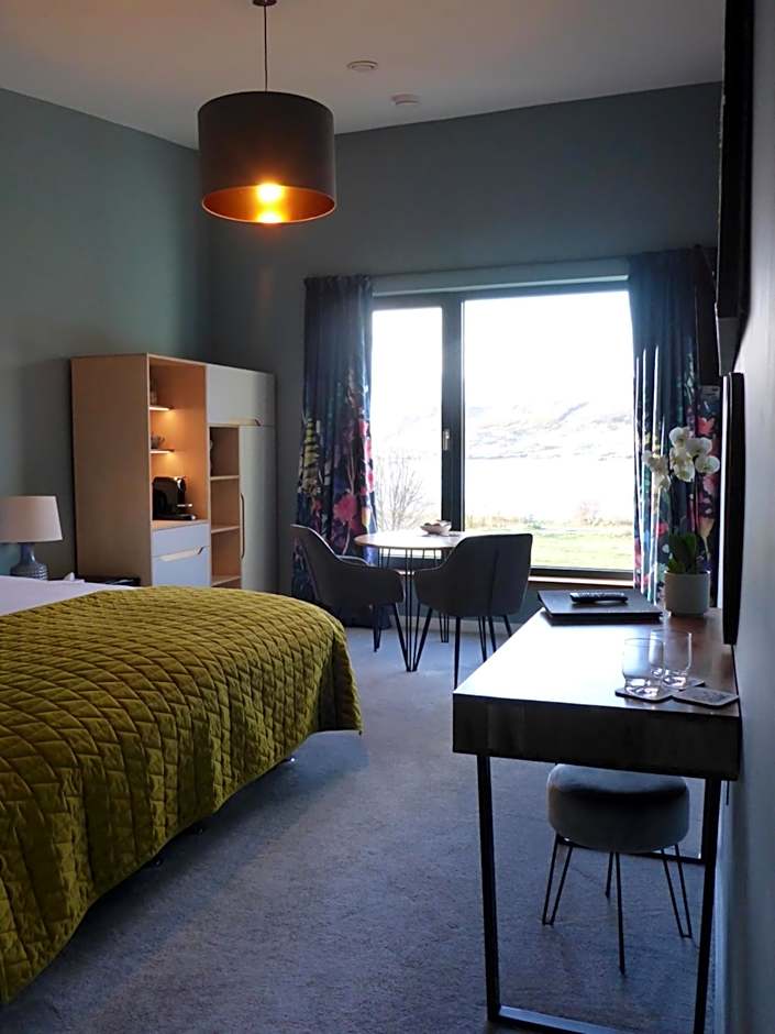 Stones Luxury B&B with hot tub and self-contained rooms