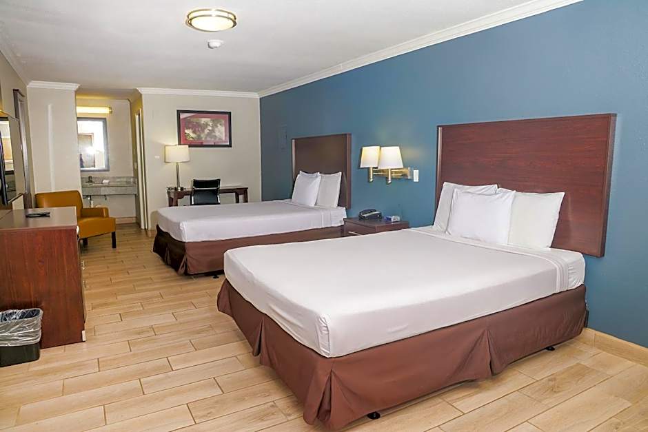 OYO Hotel McAllen Airport South - 1 mi from McAllen Medical Center