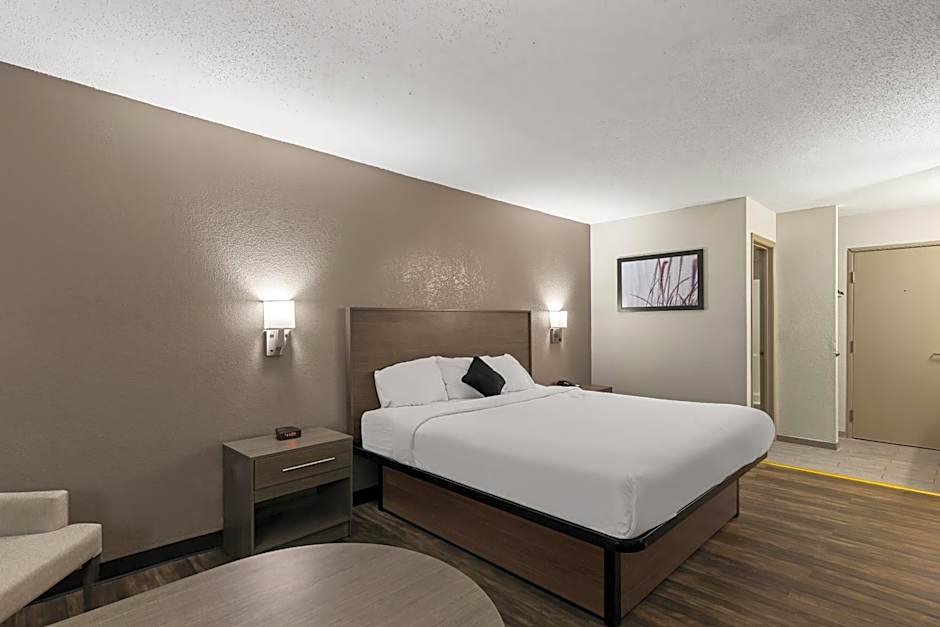 Red Lion Inn & Suites Caseyville