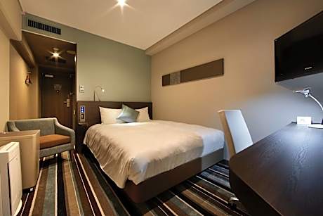 Small Double Room with Lounge Access ＆ Complimentary Light Breakfast - Non-Smoking