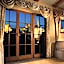 Hotel At the Golden Scissors