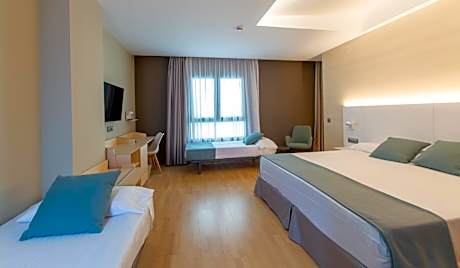 Quadruple Room (2 Adults + 2 Children)