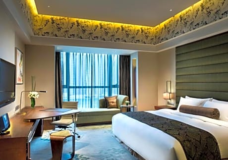 1 King Bed Premium High Floor  NS