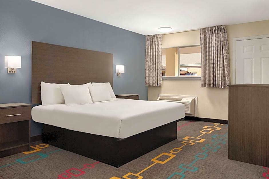 Days Inn by Wyndham Lawton