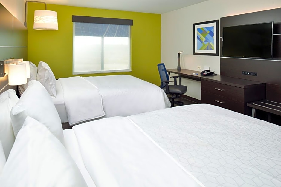 Holiday Inn Express & Suites Pueblo