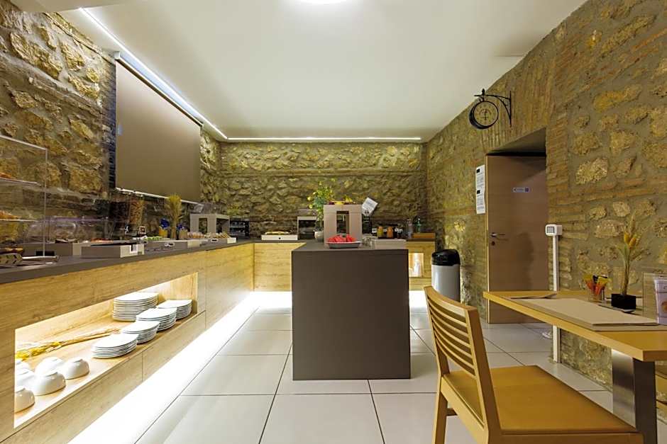 Plana Hotel