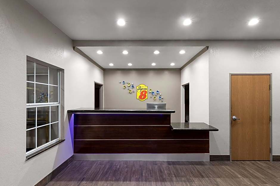 Super 8 by Wyndham San Antonio/Alamodome Area