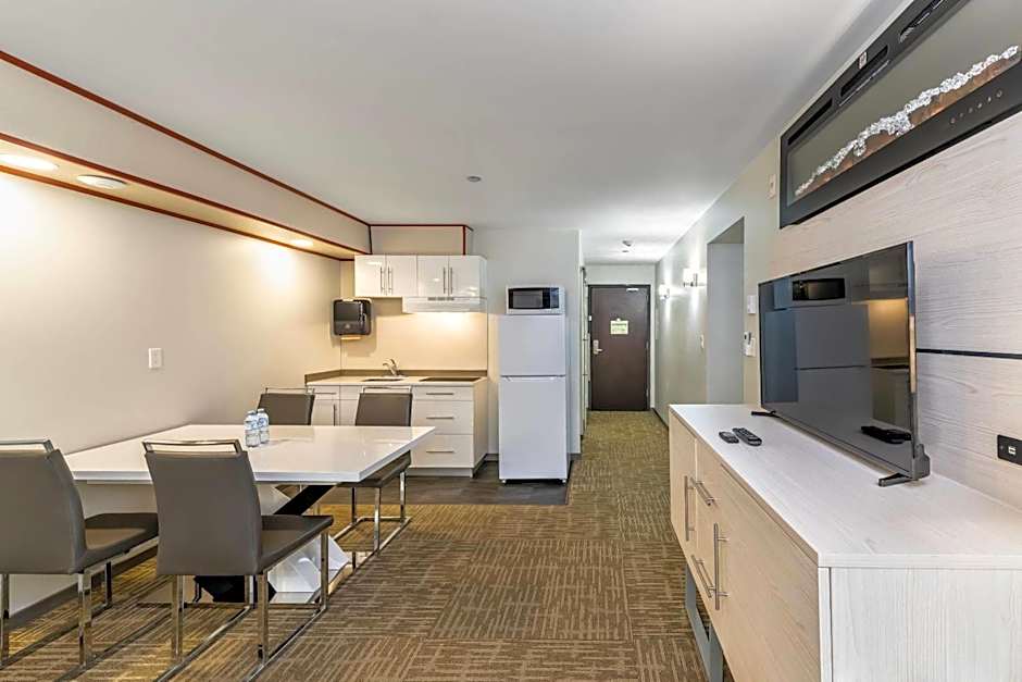 Quality Inn Sunshine Suites