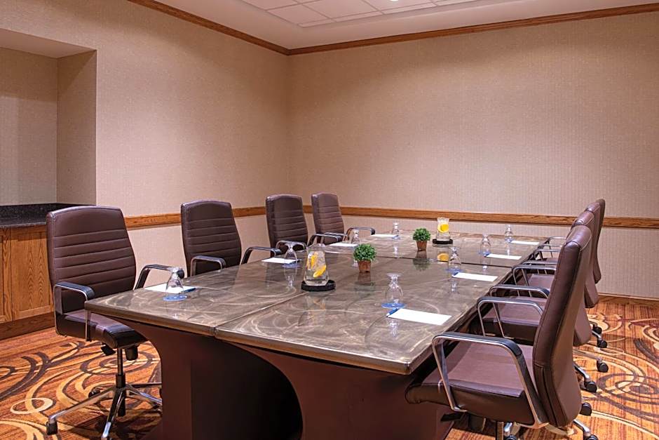 Sheraton Minneapolis West Hotel