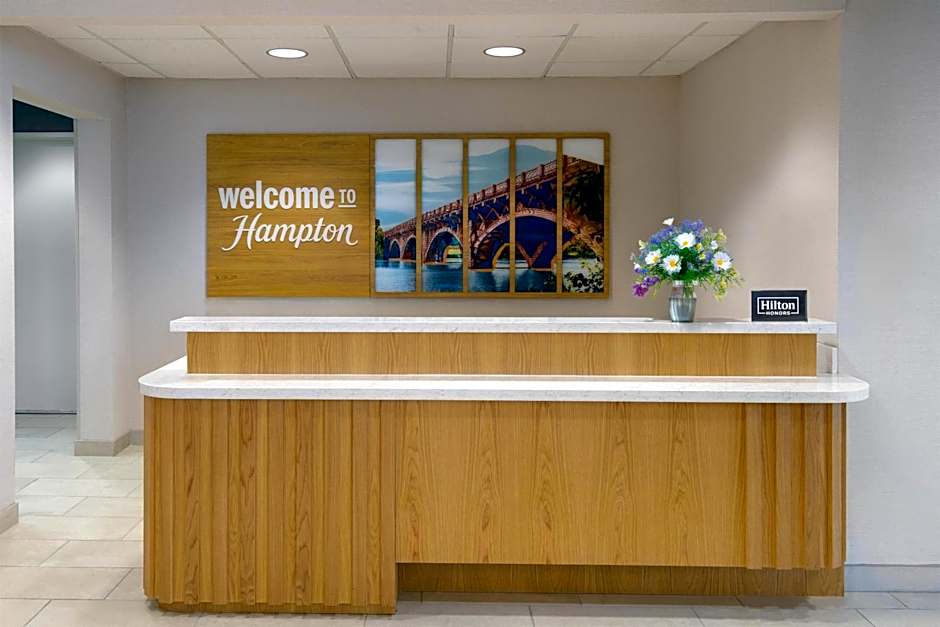 Hampton Inn By Hilton And Suites Austin-Airport