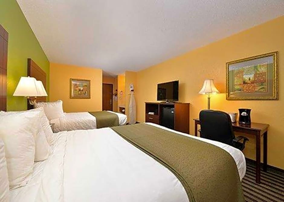 Quality Inn & Suites Grinnell near University