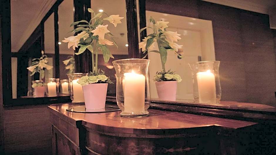 Riverbank House Hotel