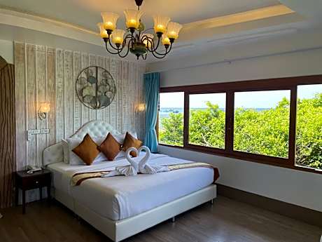 Deluxe Bungalow with Sea View