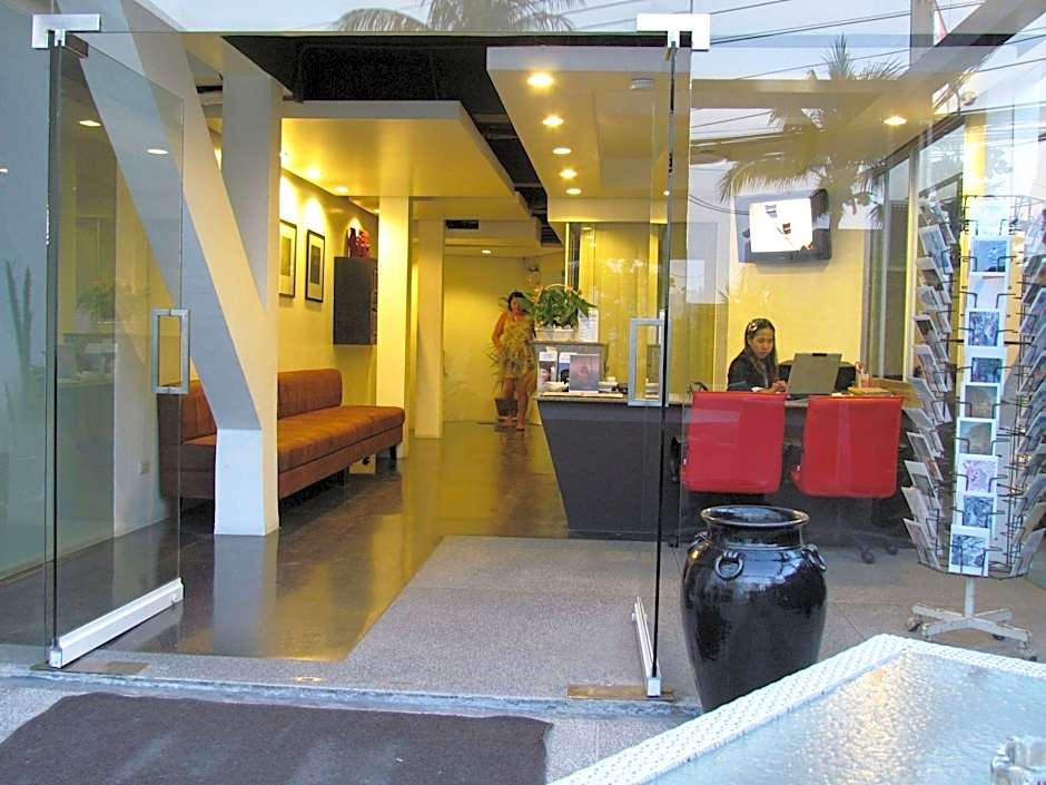 The Front Hotel and Apartments