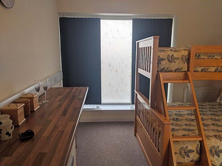 Photo 1 of 6 of Family Studio