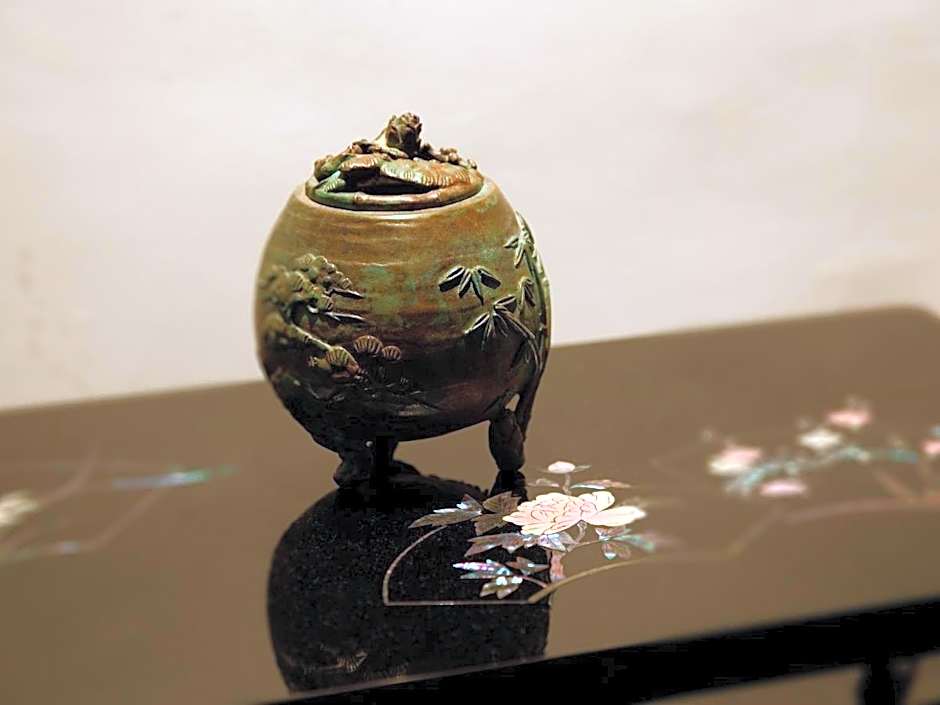 Tsumugi NishinotoinHanayacho