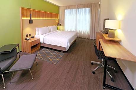 Premium King Room with City View