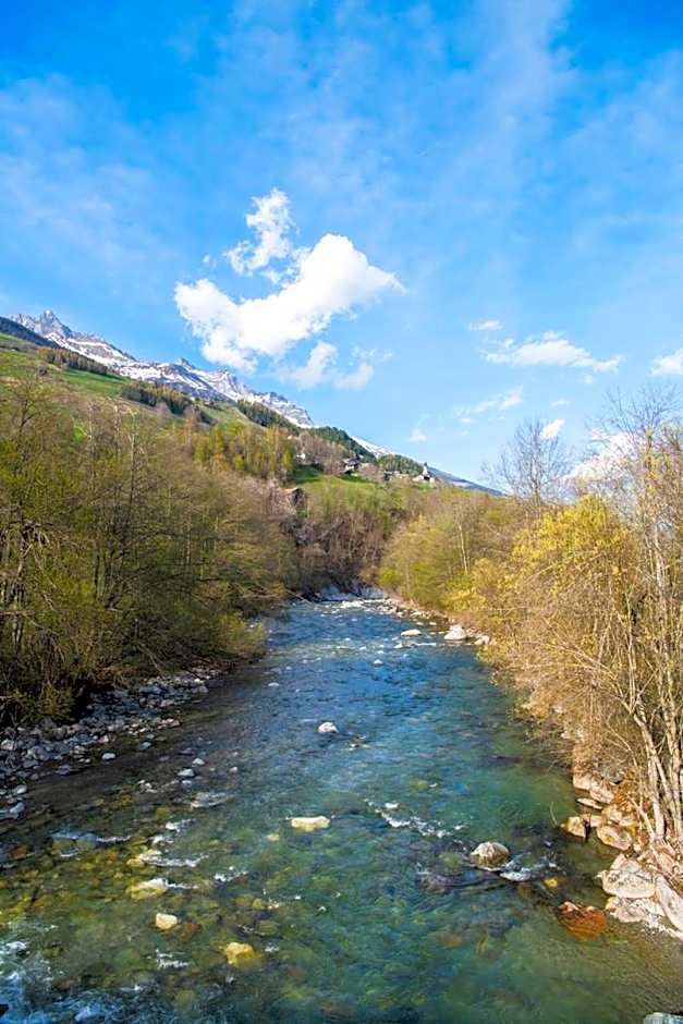 Casa Pasch - Boutique Bed and Breakfast in Cumpadials