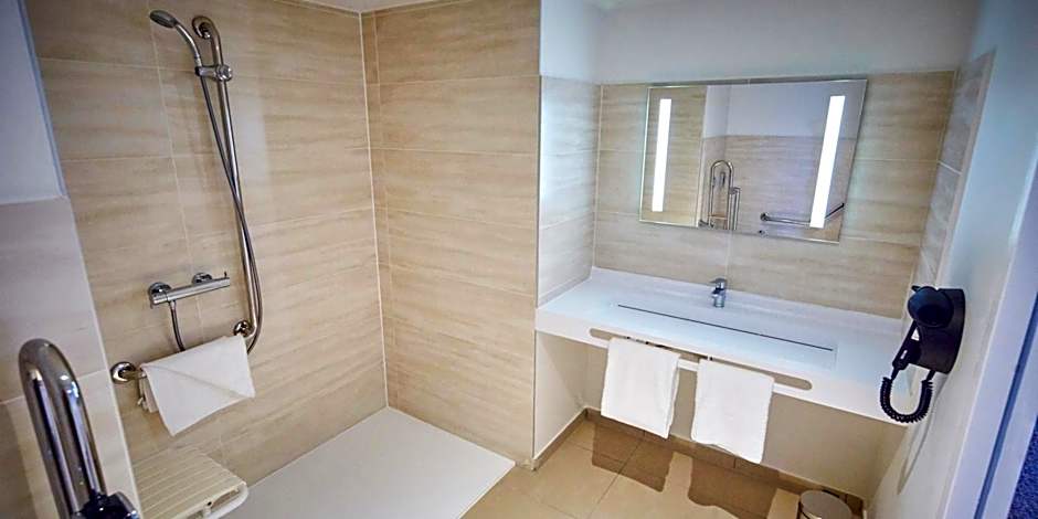 Kyriad Combs-La-Ville - Senart