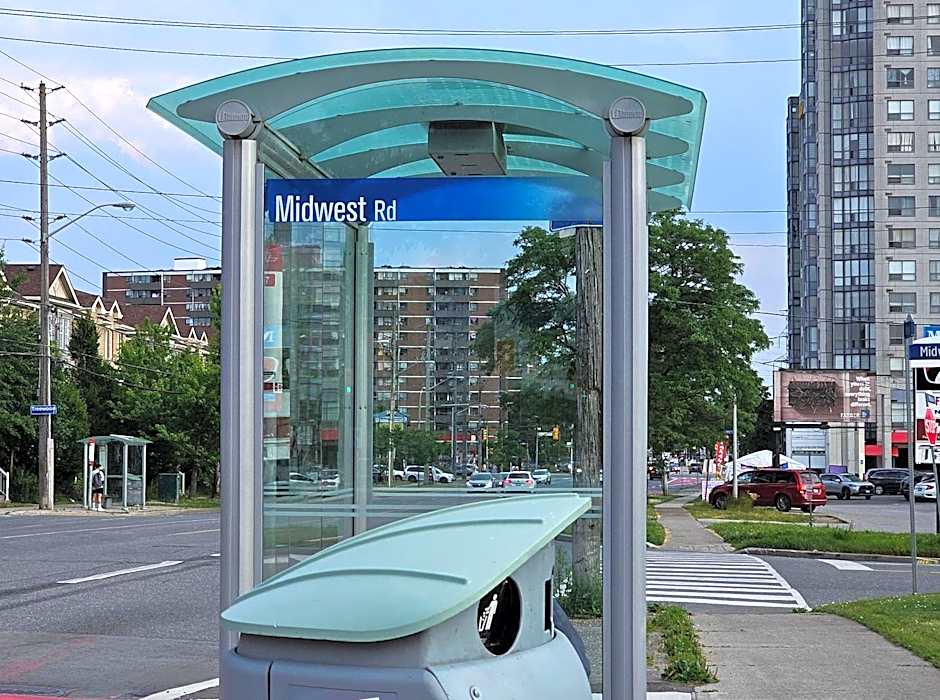 CEDAR Double Room with attached private Bathroom and Balcony in Toronto, ON, Canada