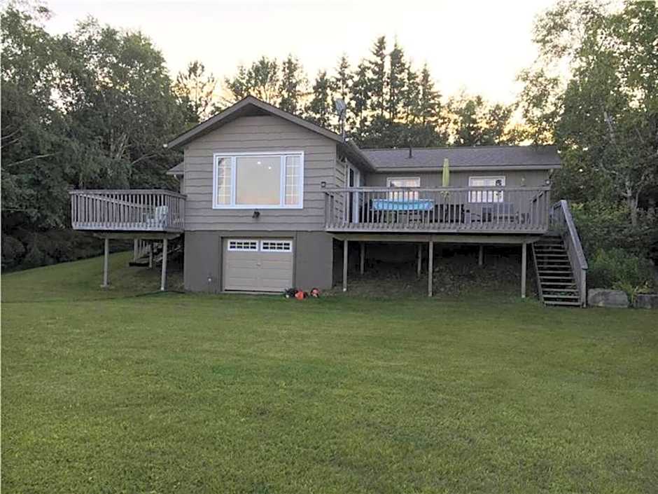 Serene Lakefront Retreat Explore & Unwind