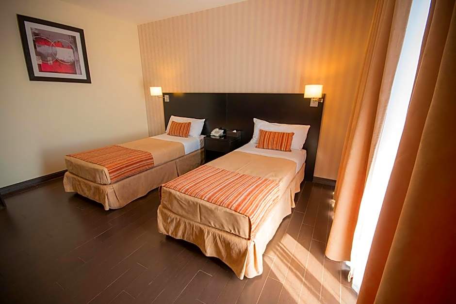 Grand Crucero Hotel