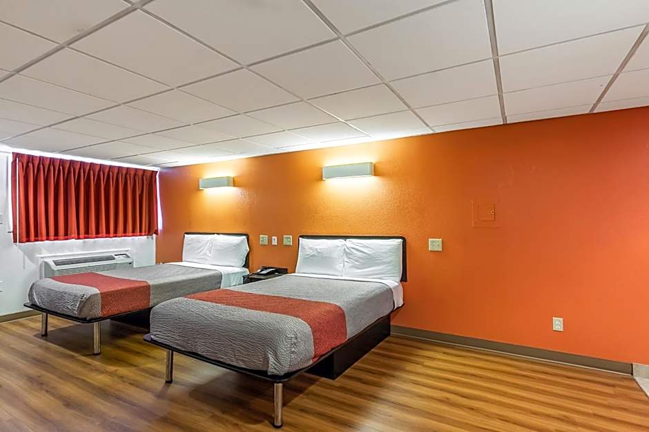 Motel 6 Elizabeth NJ Newark Liberty Intl Airport