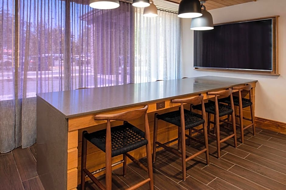 Fairfield Inn and Suites by Marriott Bakersfield Central