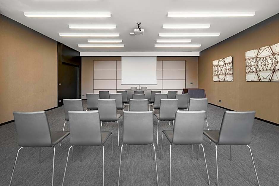 AC Hotel by Marriott Bologna