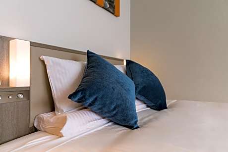 No-Room-Cleaning-Service - Standard Queen Room Eco Plan