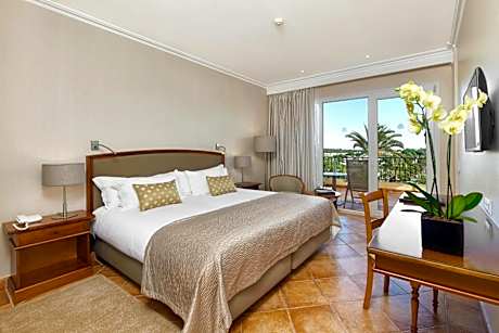 Family Room with Garden View (2 Adults + 3 Children)