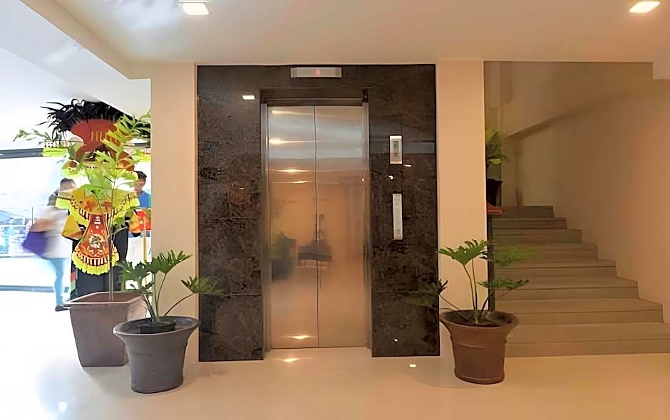 Royal Suites Condotel