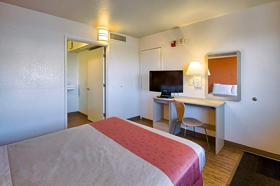 Motel 6-Pendleton, OR