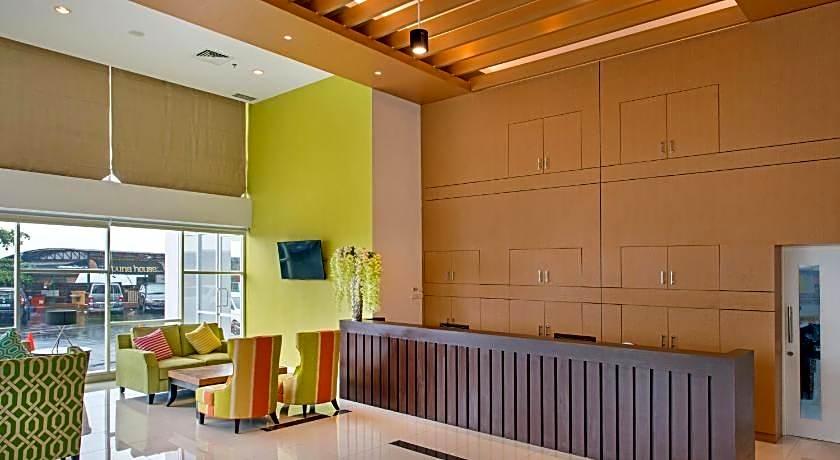 Whiz Prime Hotel Megamas Manado