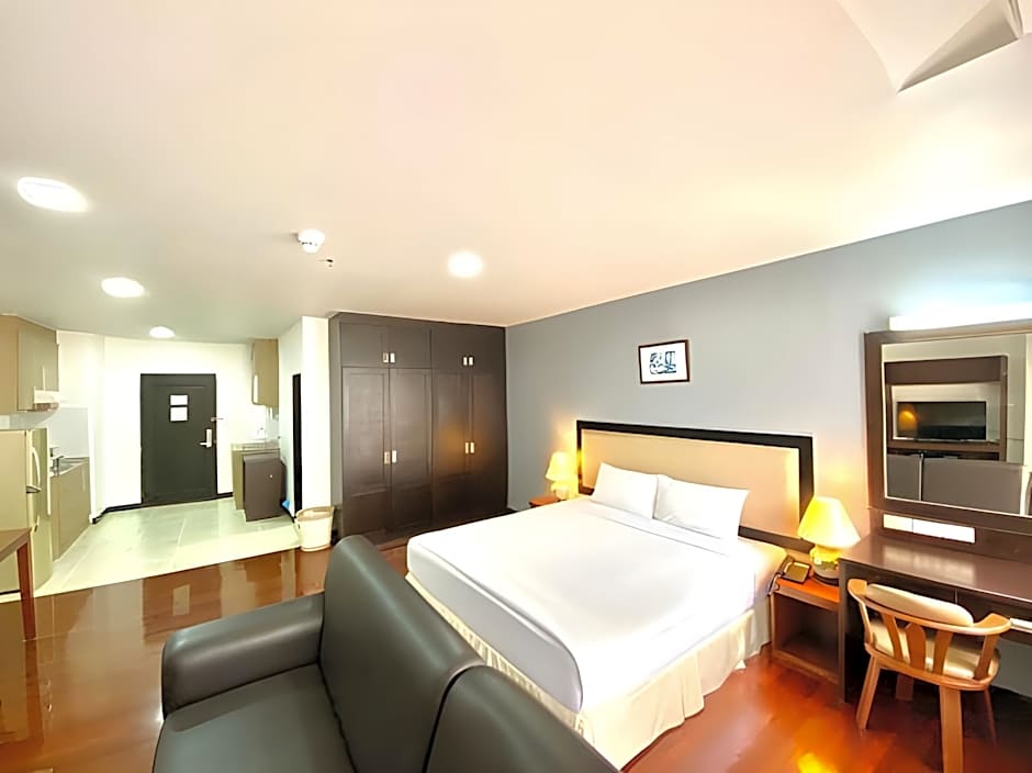 J Town serviced Apartments&hotel