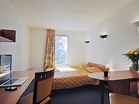 Large Studio (2 Adults)