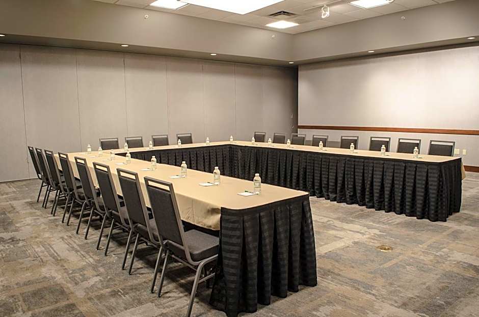 Holiday Inn Fargo By IHG