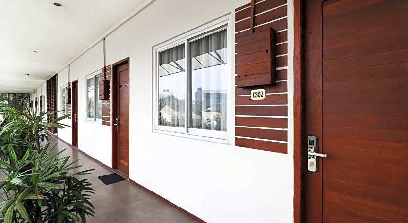 Pejaten Valley Residence