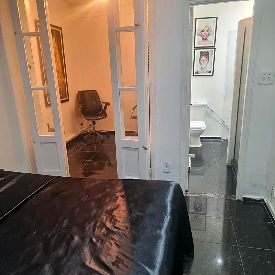 The best Copacabana Luxury Design 3 Bedroom room 3 bathroom 85 inch cinema tv top location