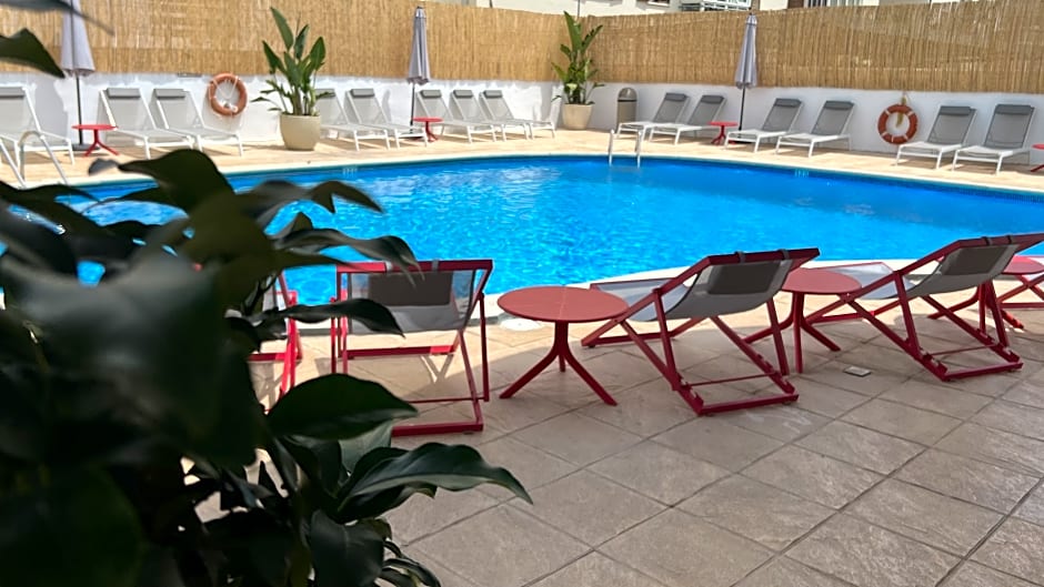 Poniente Playa Aparthotel