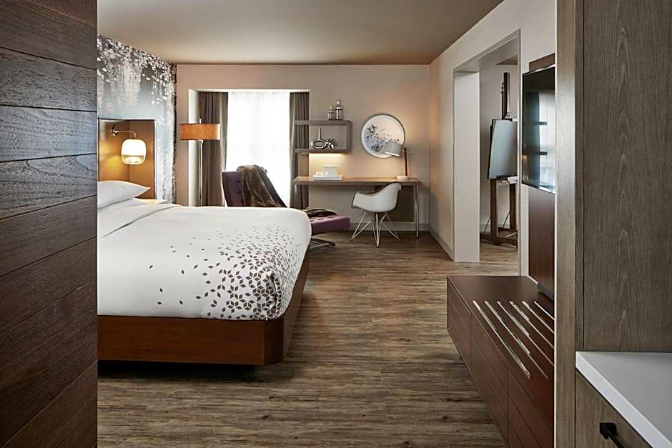 The Del Monte Lodge Renaissance by Marriott Rochester Hotel & Spa