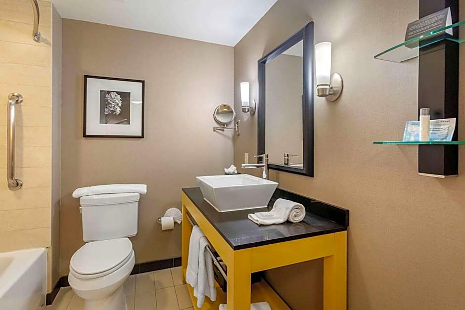 Cambria Hotel Fort Collins