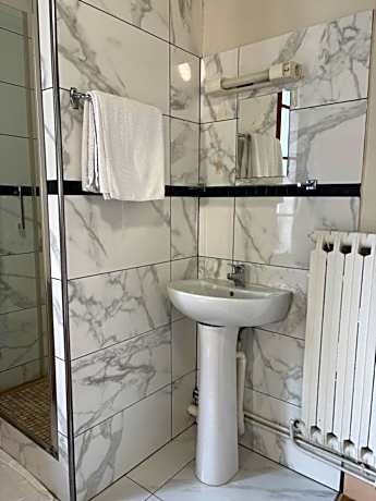 Double Room with Private Shower and Shared Toilet