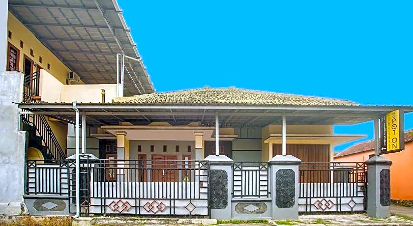 OYO Life 3005 Kost Rumaisha Syariah