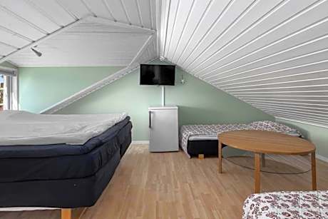 Quadruple Room with Shared Bathroom